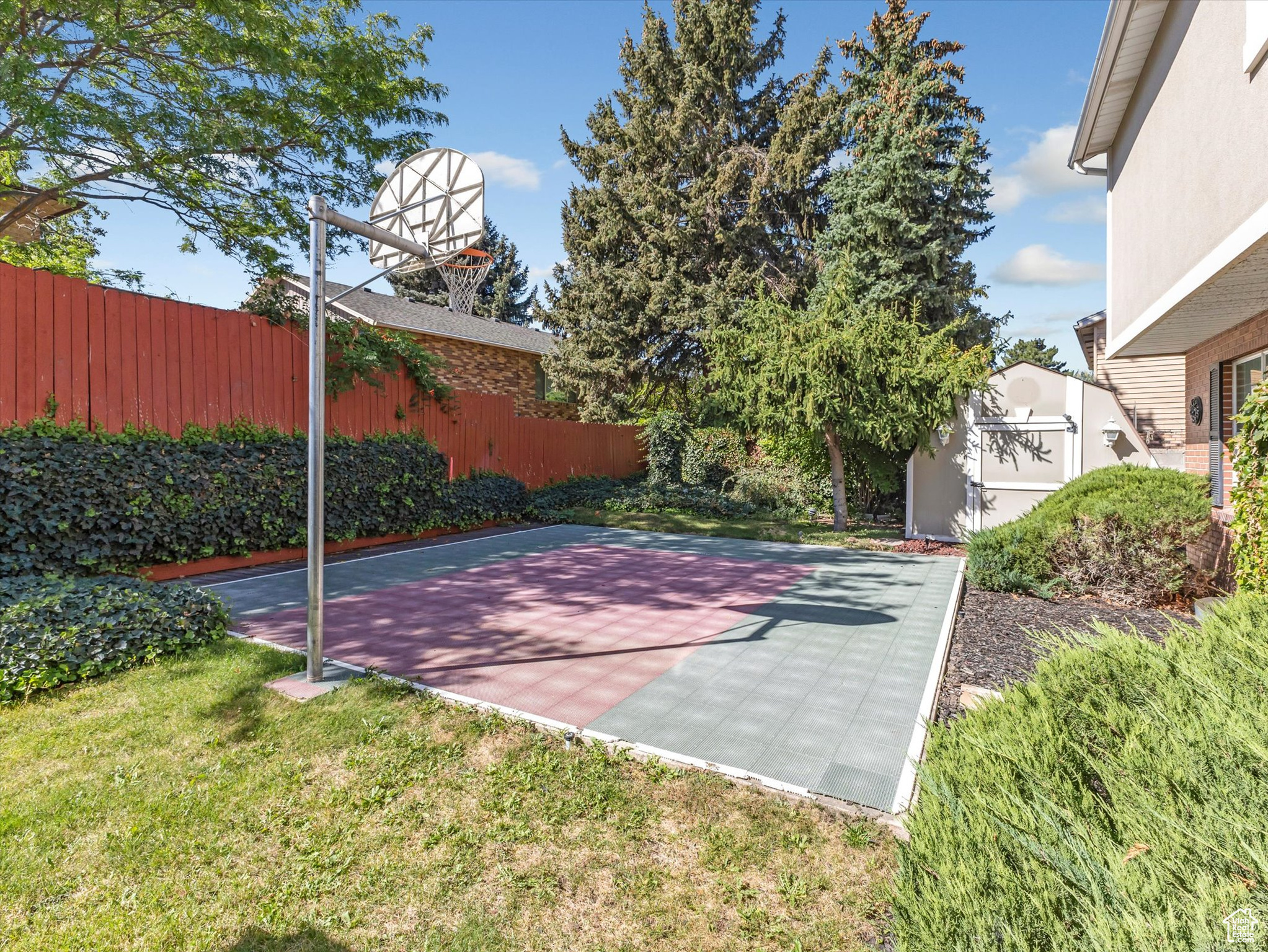 SOMERSET ESTATES - Residential