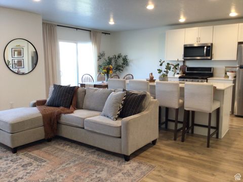 Photo of 1052 E REGATTA LN, Saratoga Springs, UT 84045 (MLS # 2115932)