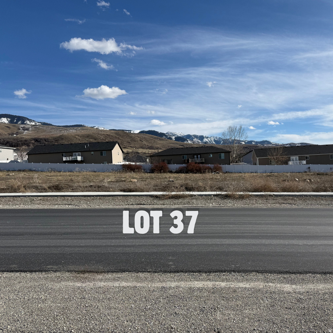 KNOLLS IN RICHMOND - Land