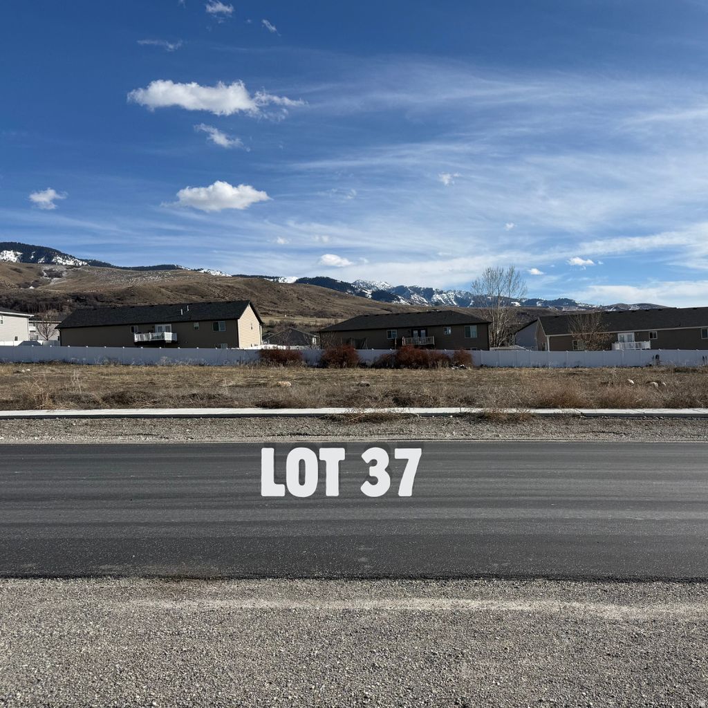 Photo of 646 CHERRY RIDGE LN #37, Richmond, UT 84333 (MLS # 2140067)