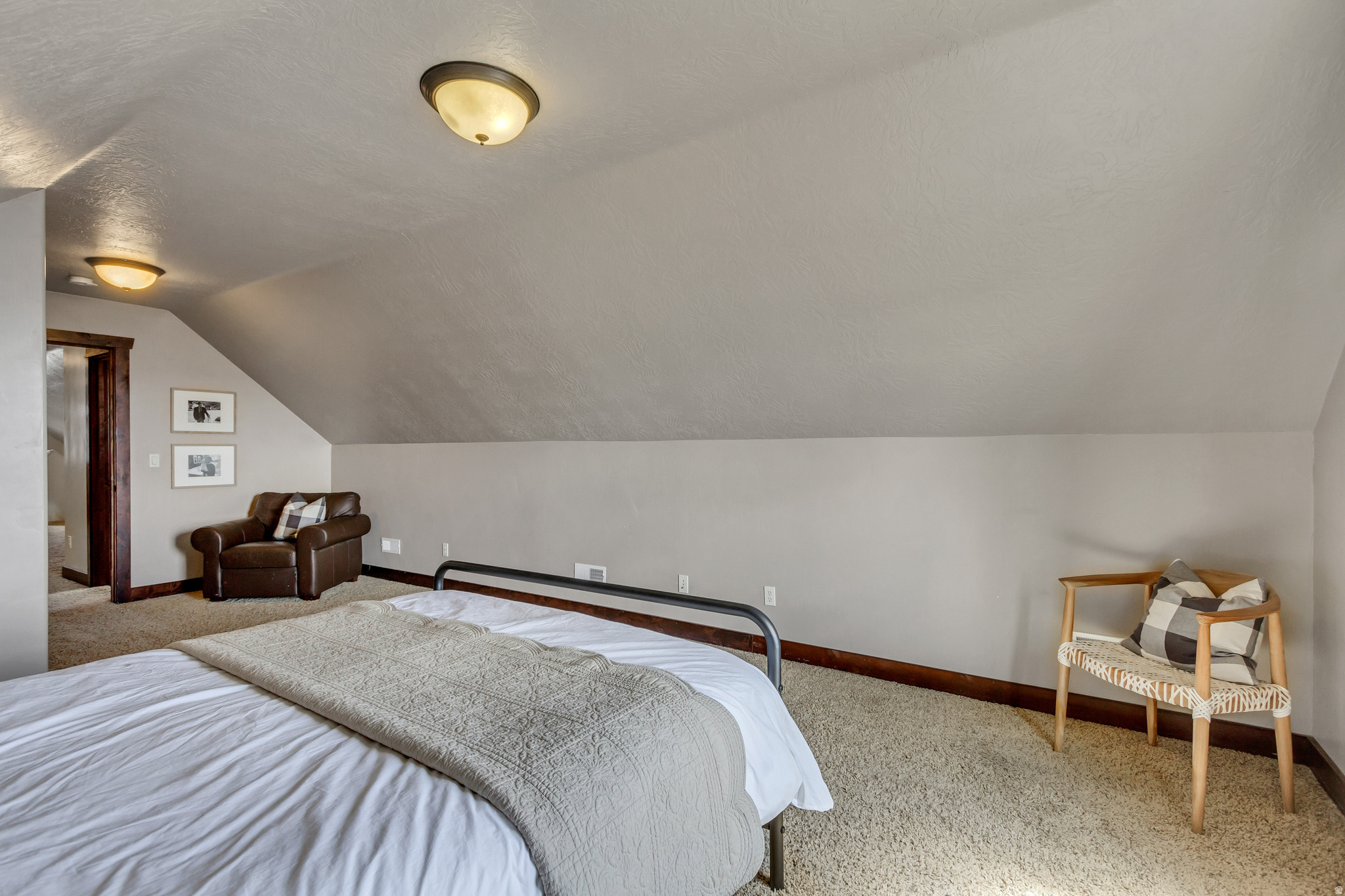 EAGLE SUMMIT - Residential