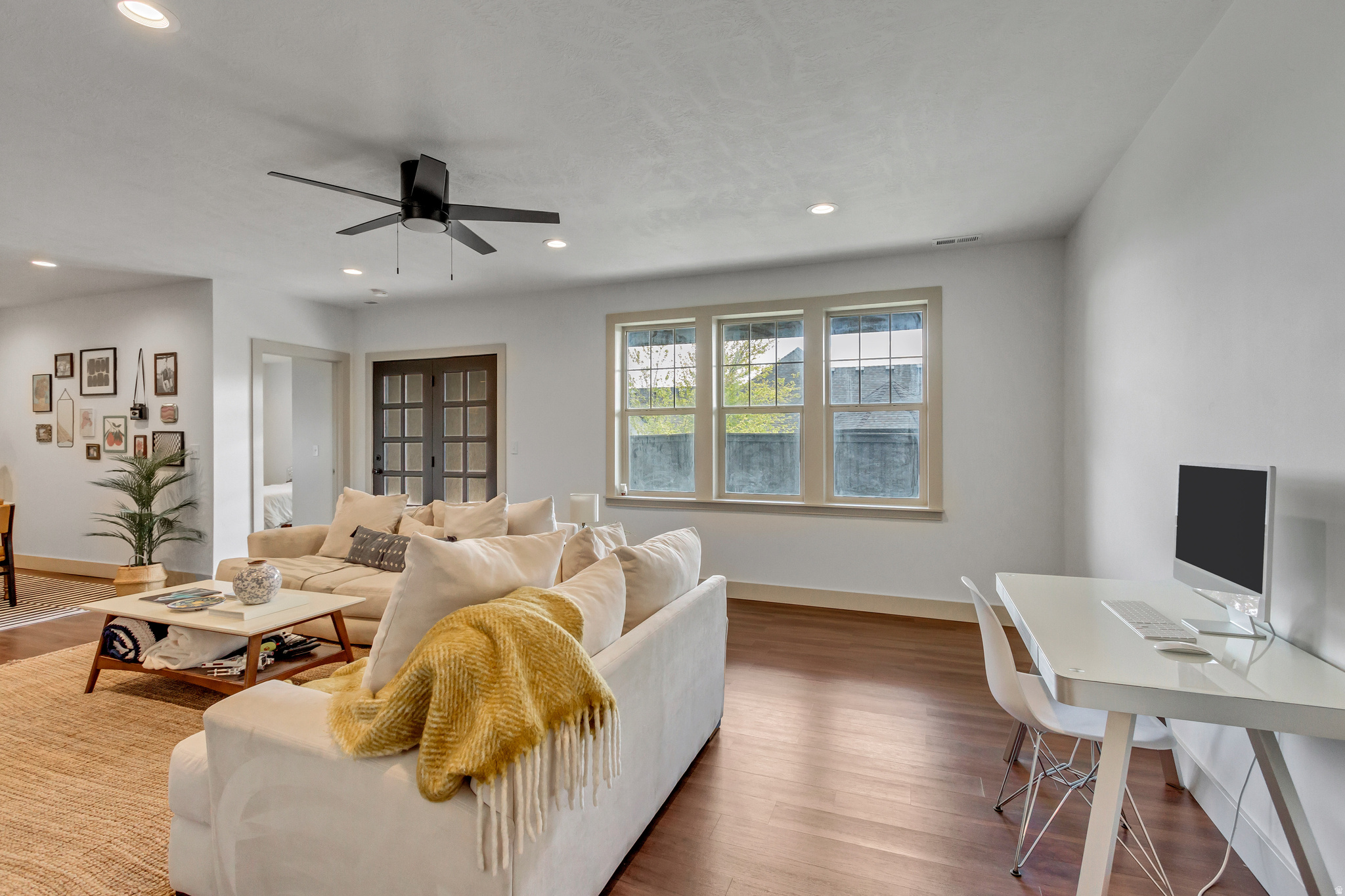 EAGLE SUMMIT - Residential