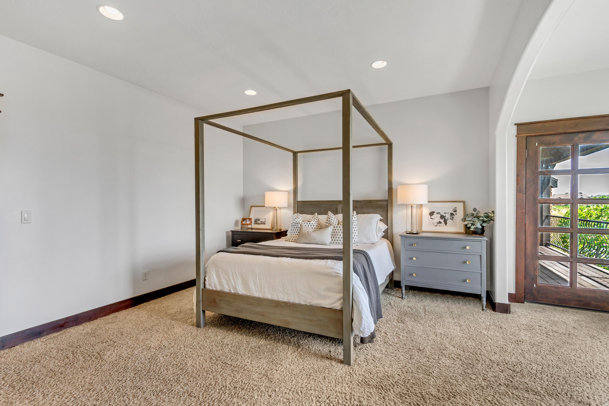 EAGLE SUMMIT - Residential