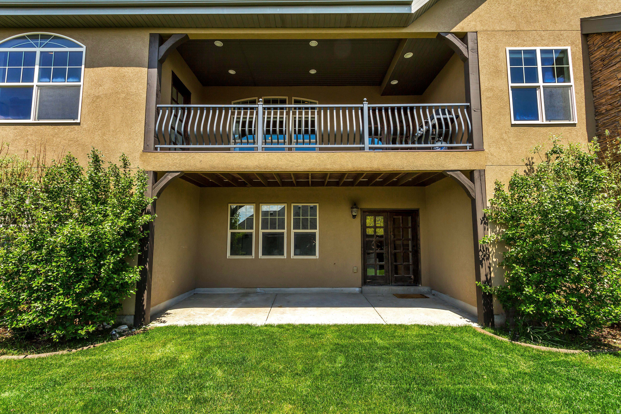 EAGLE SUMMIT - Residential