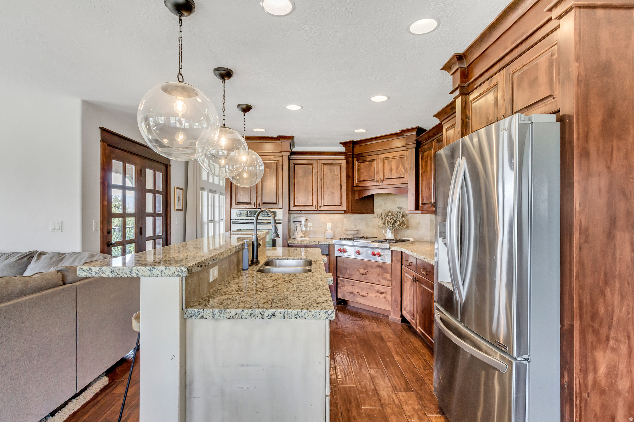 EAGLE SUMMIT - Residential