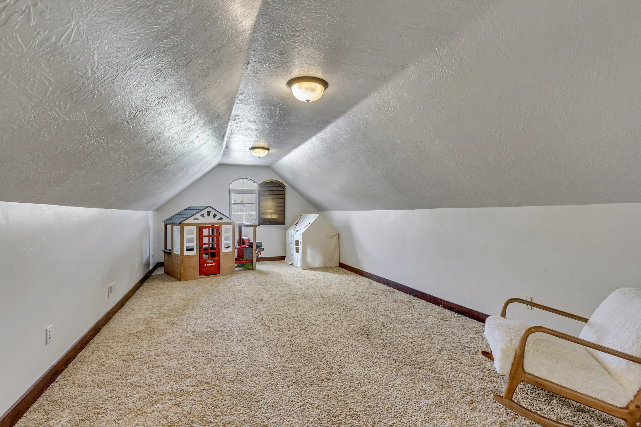 EAGLE SUMMIT - Residential