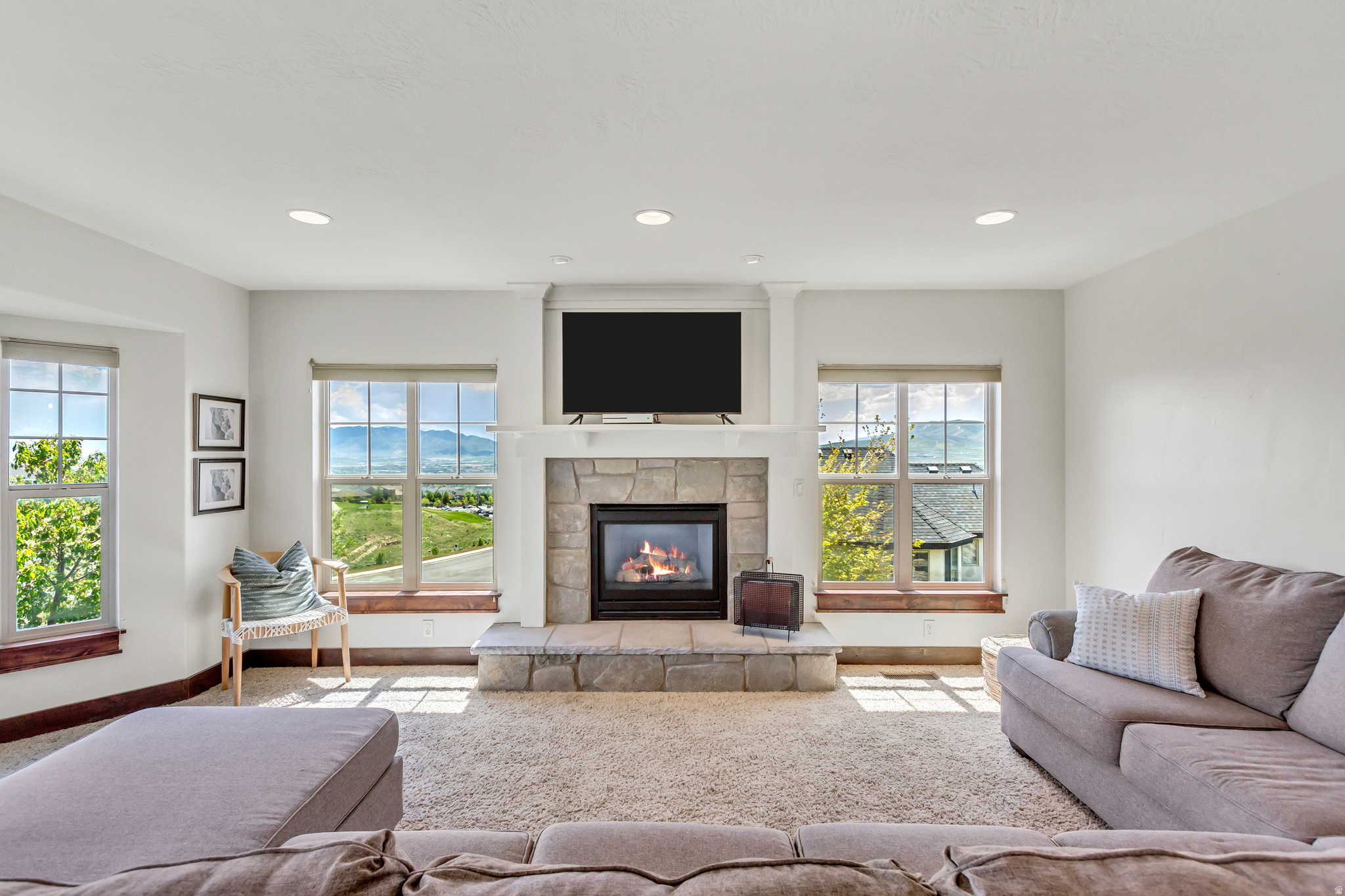 EAGLE SUMMIT - Residential