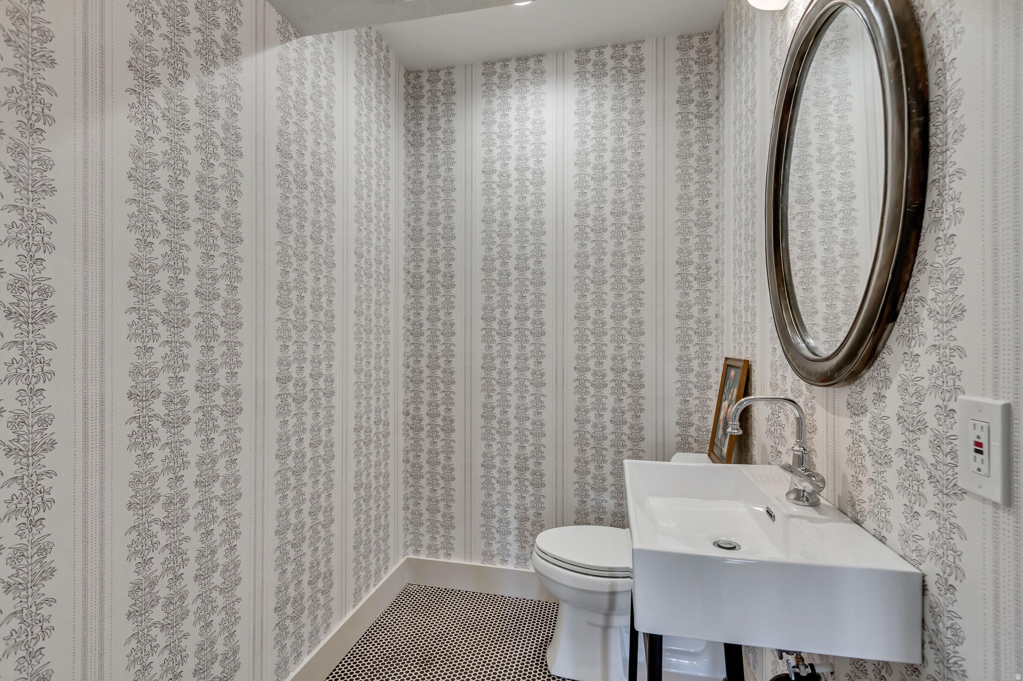 EAGLE SUMMIT - Residential