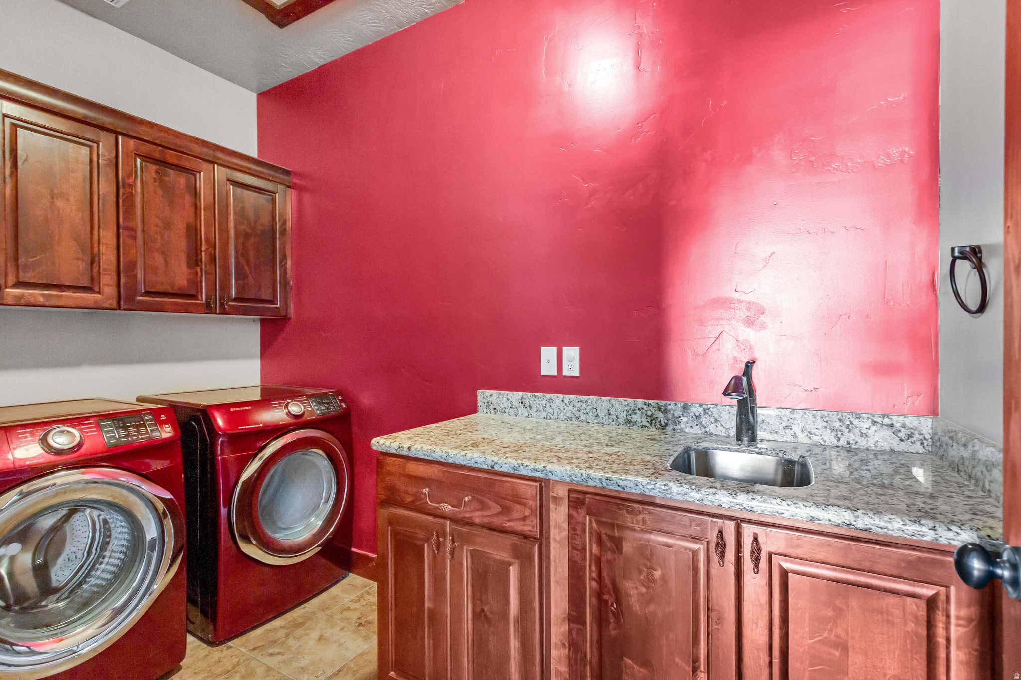 EAGLE SUMMIT - Residential