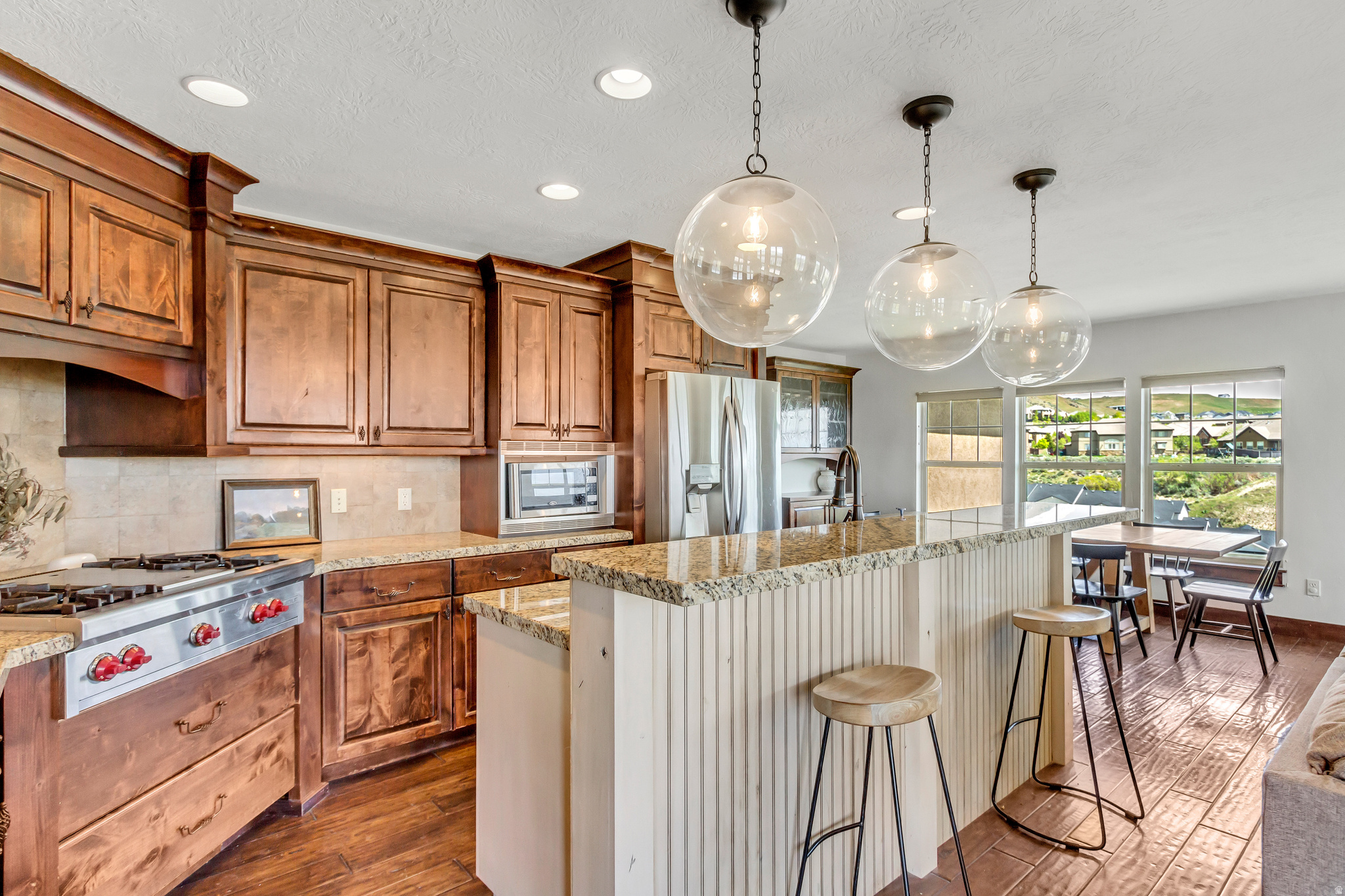 EAGLE SUMMIT - Residential