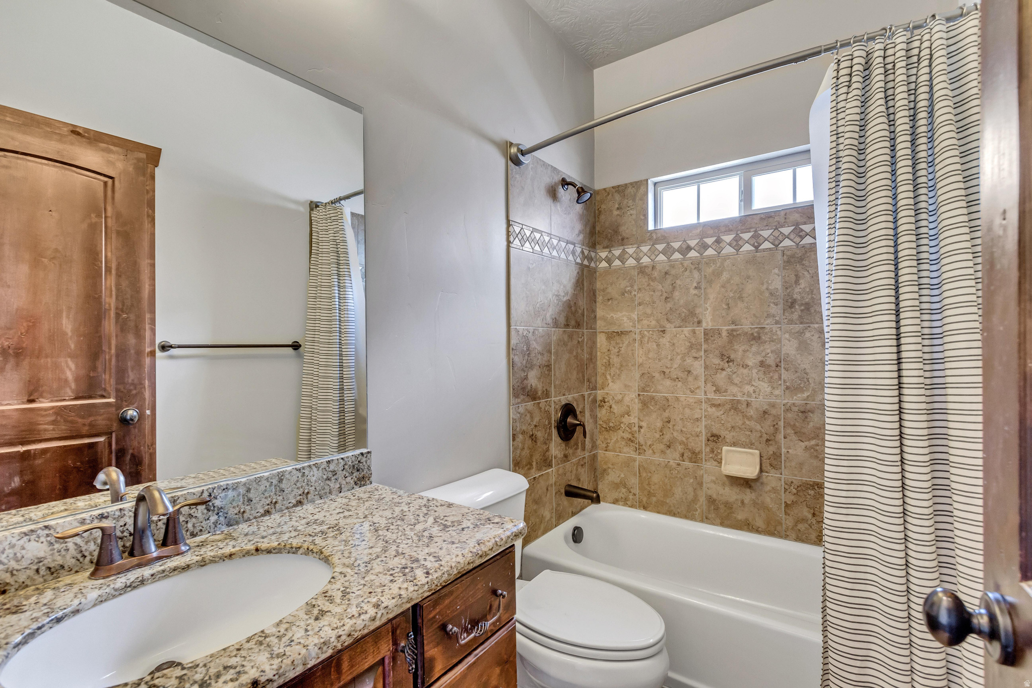 EAGLE SUMMIT - Residential