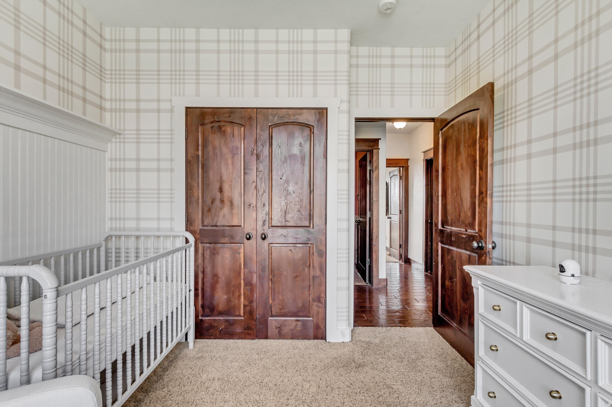 EAGLE SUMMIT - Residential