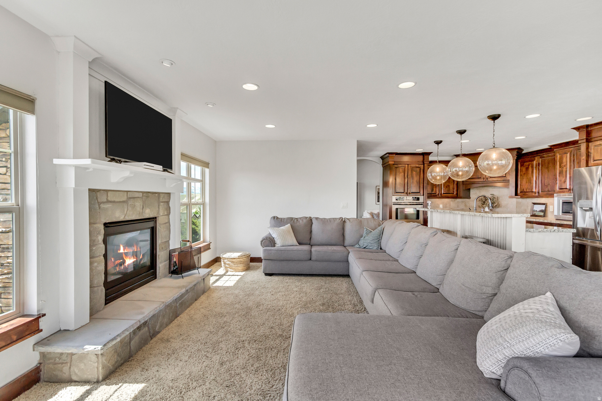 EAGLE SUMMIT - Residential