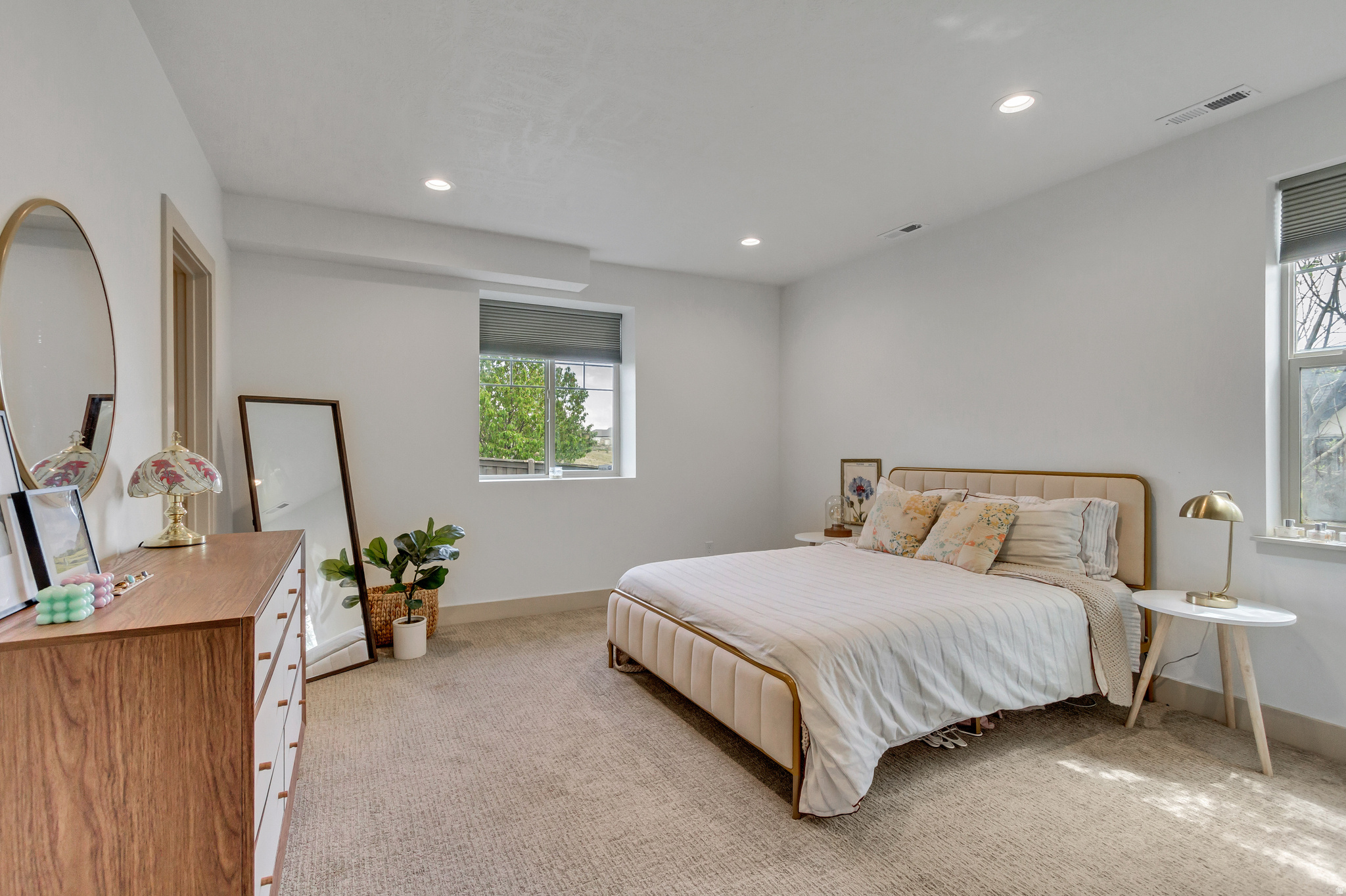 EAGLE SUMMIT - Residential