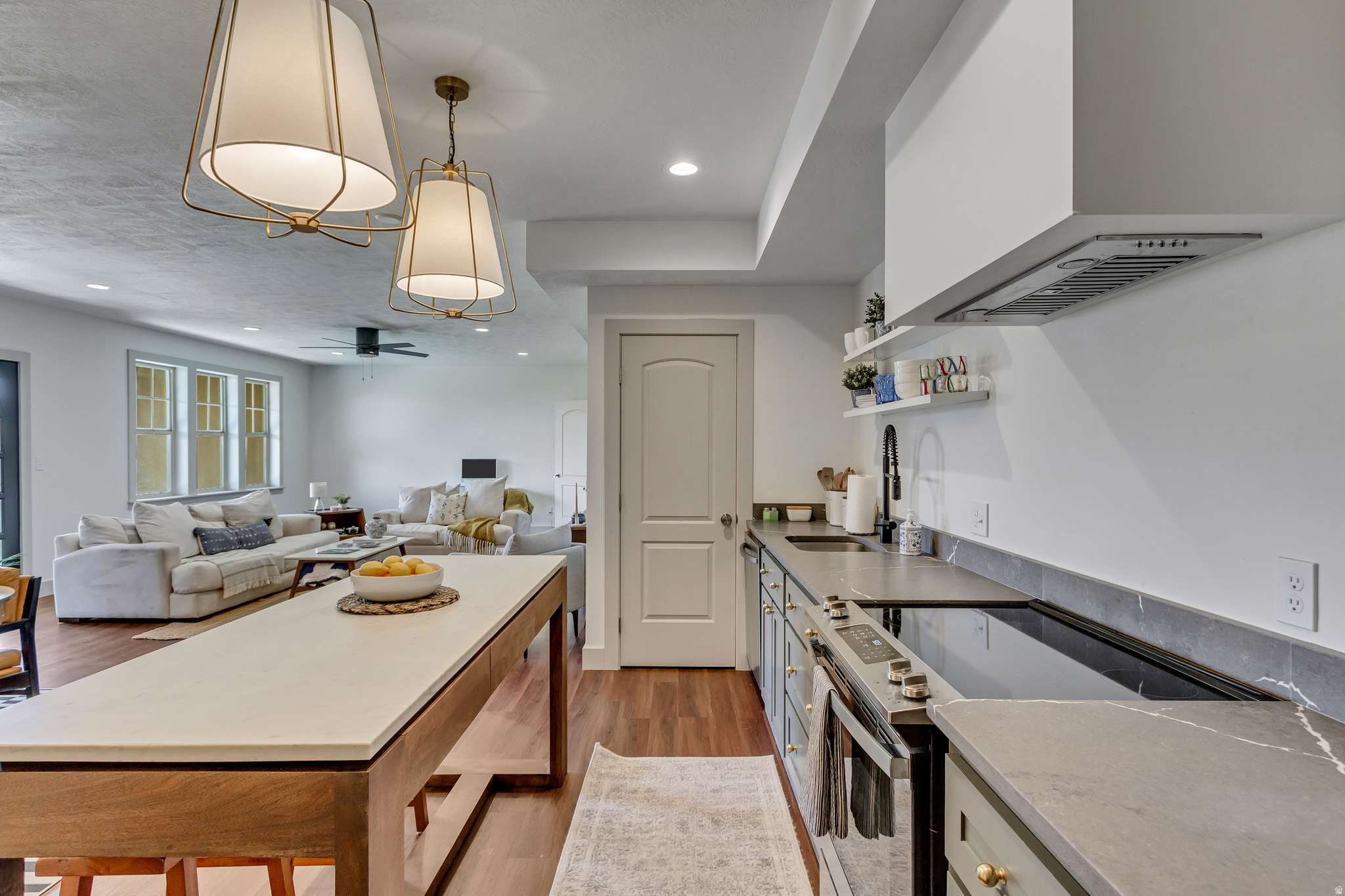 EAGLE SUMMIT - Residential