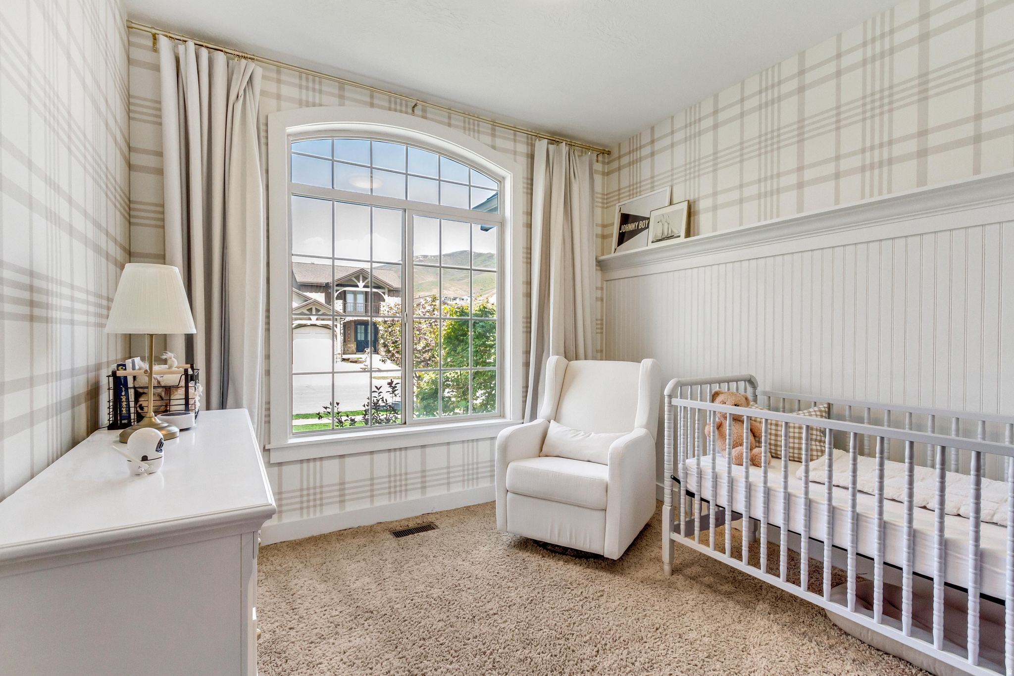 EAGLE SUMMIT - Residential