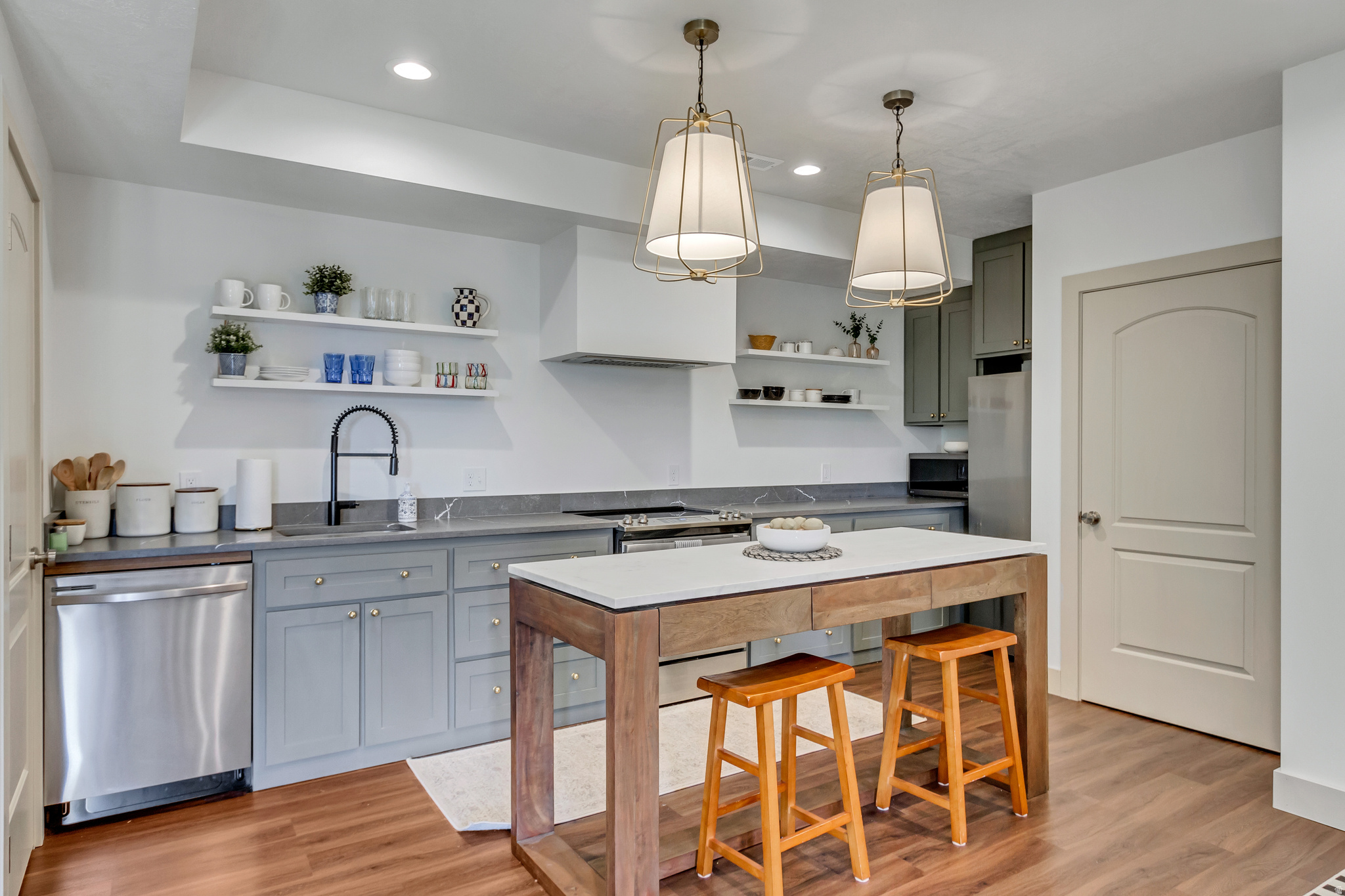 EAGLE SUMMIT - Residential