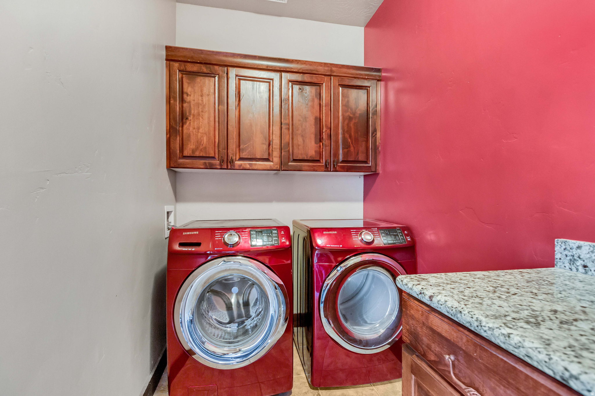 EAGLE SUMMIT - Residential