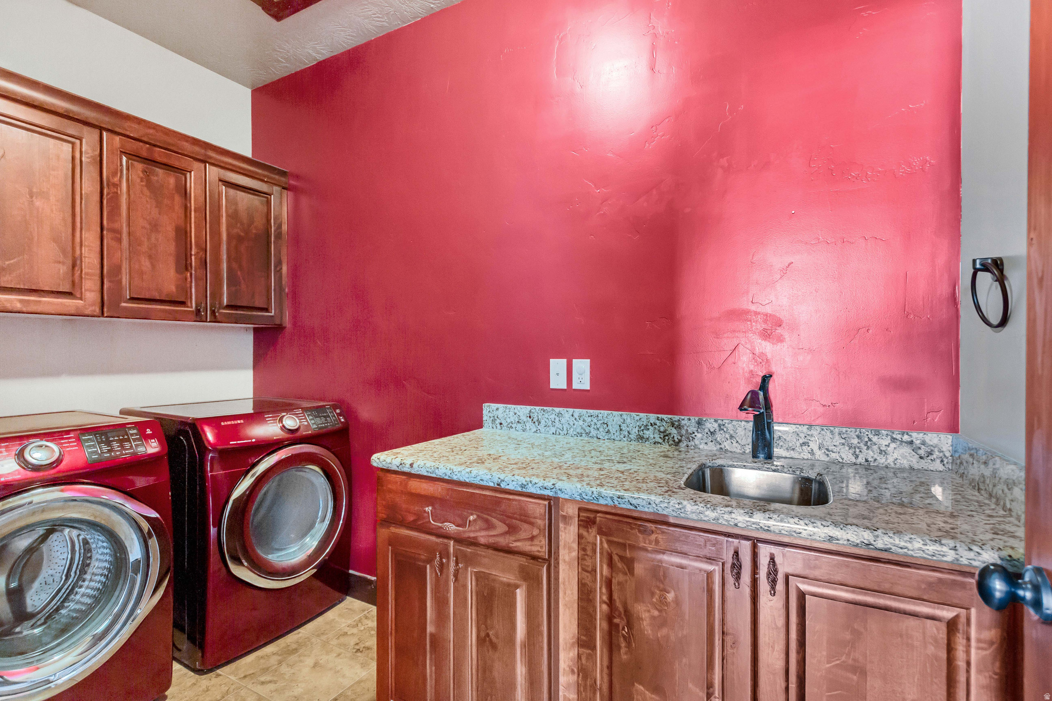 EAGLE SUMMIT - Residential