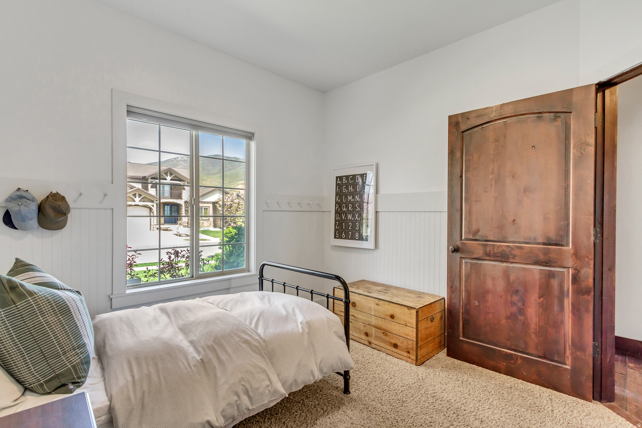 EAGLE SUMMIT - Residential