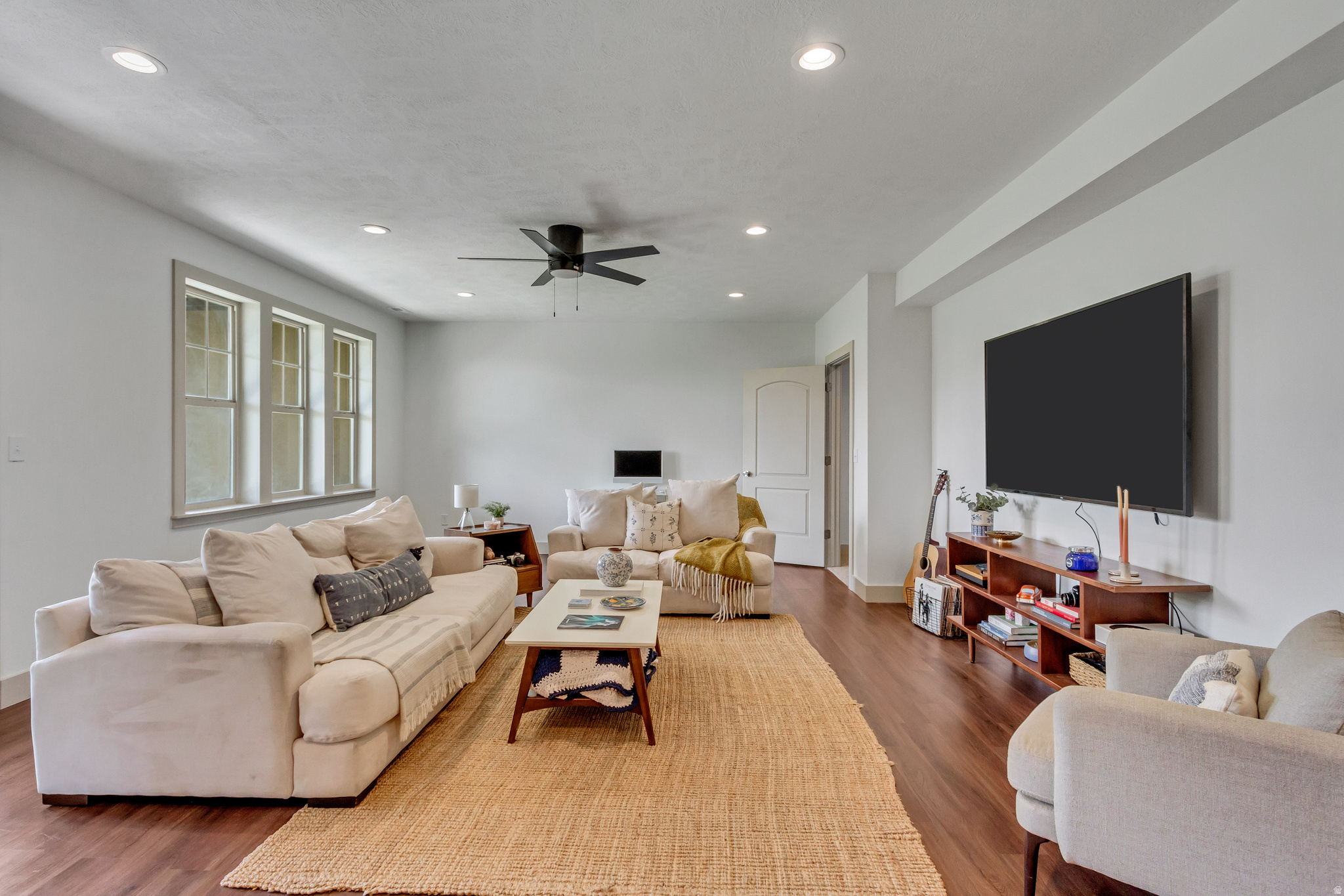 EAGLE SUMMIT - Residential