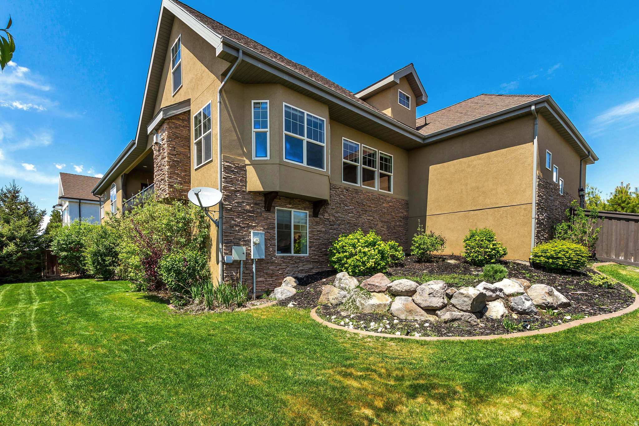 EAGLE SUMMIT - Residential