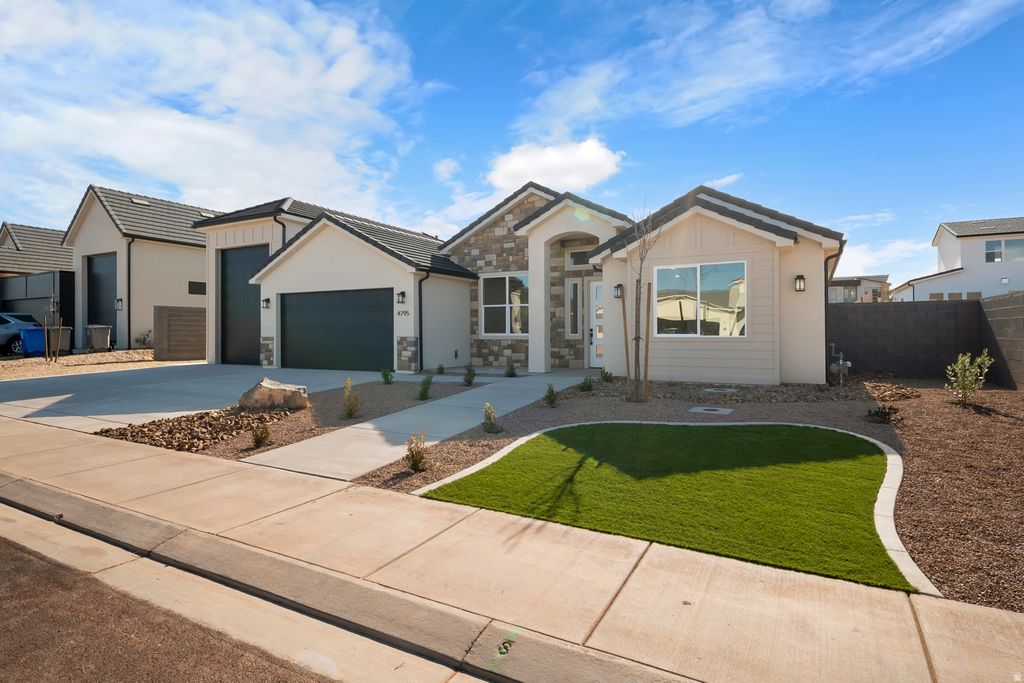 Photo of 4795 W 1930 S, Hurricane, UT 84737 (MLS # 2157203)