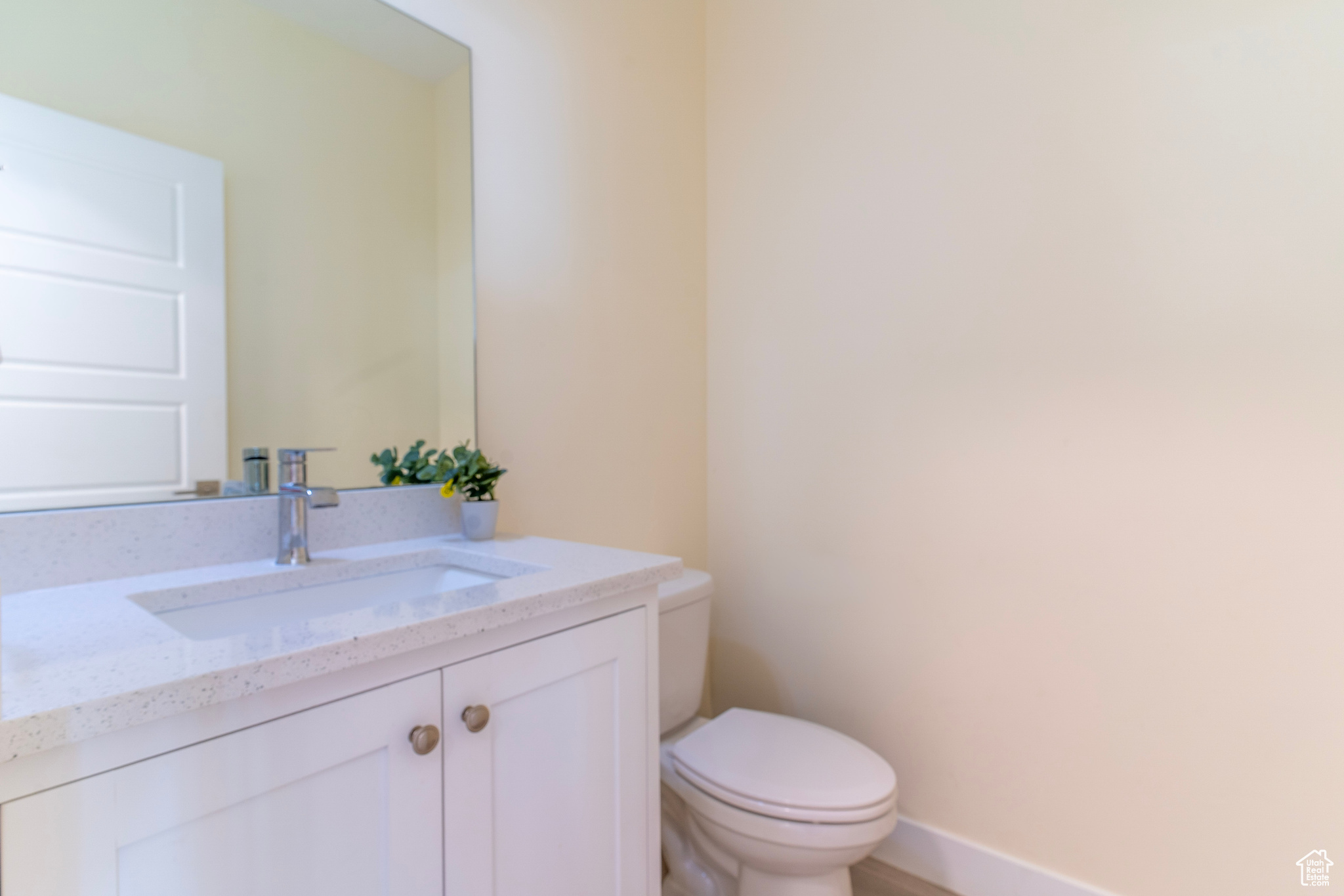 ASHTON - Residential