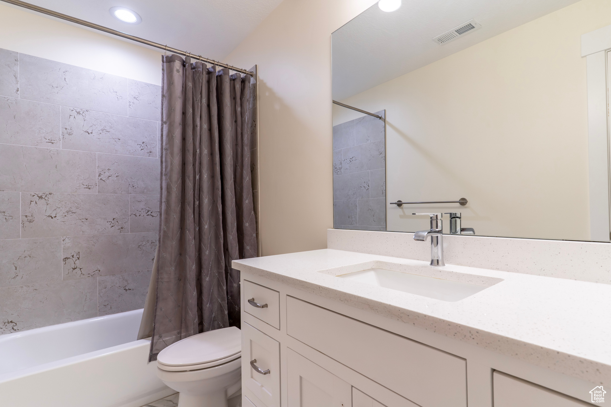 ASHTON - Residential