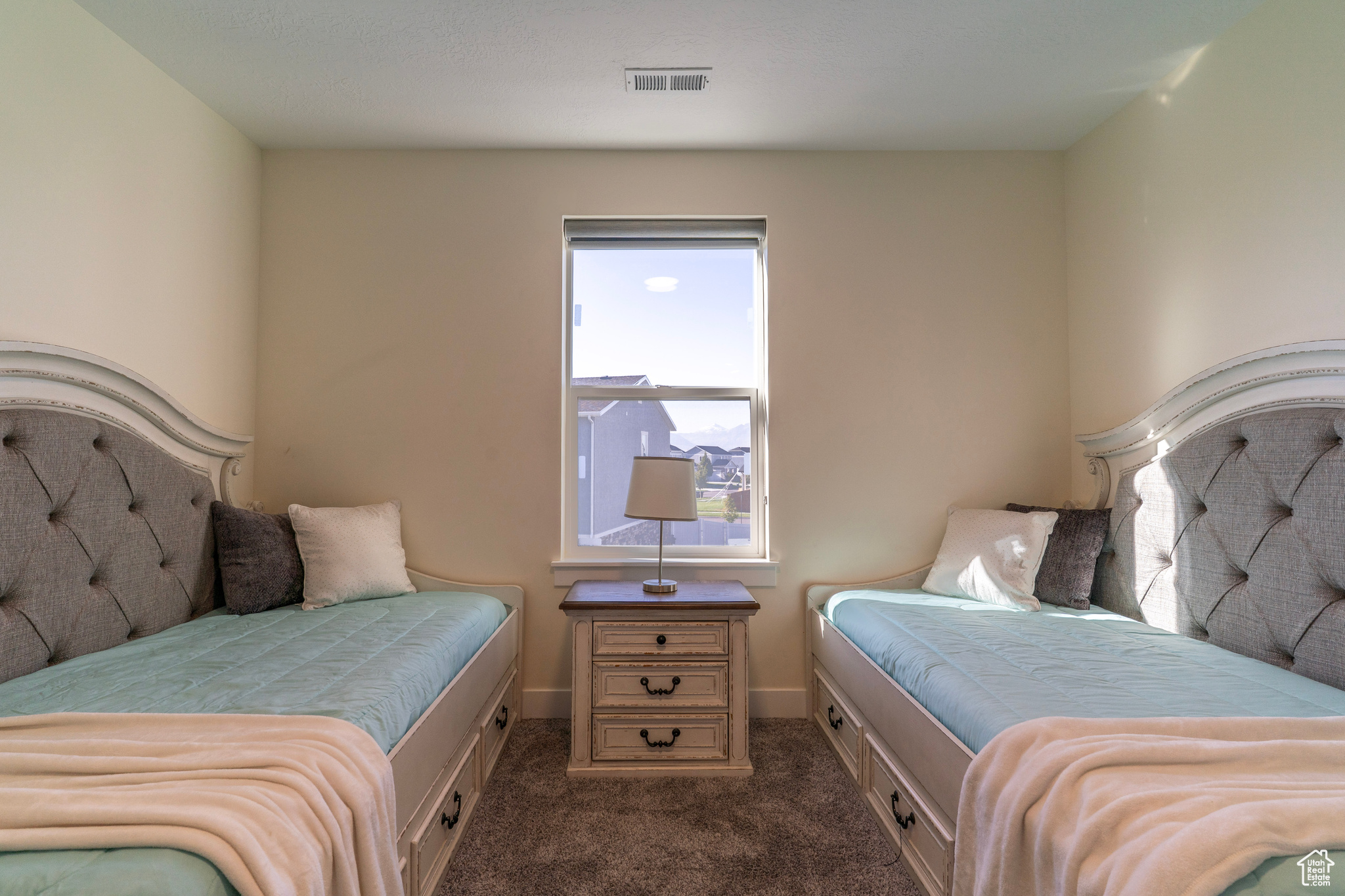 ASHTON - Residential