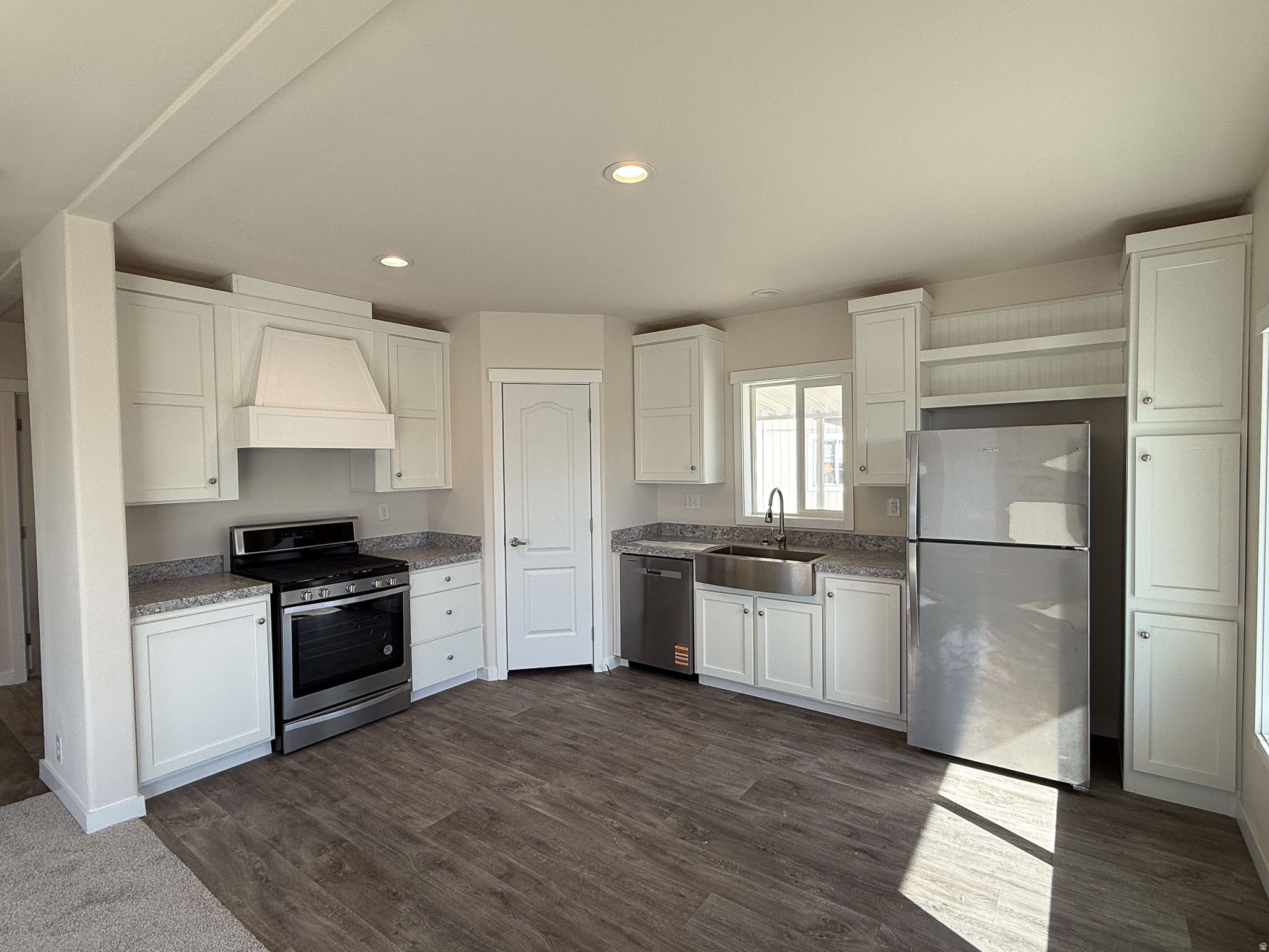 ROLLING HILLS ESTATES - Residential