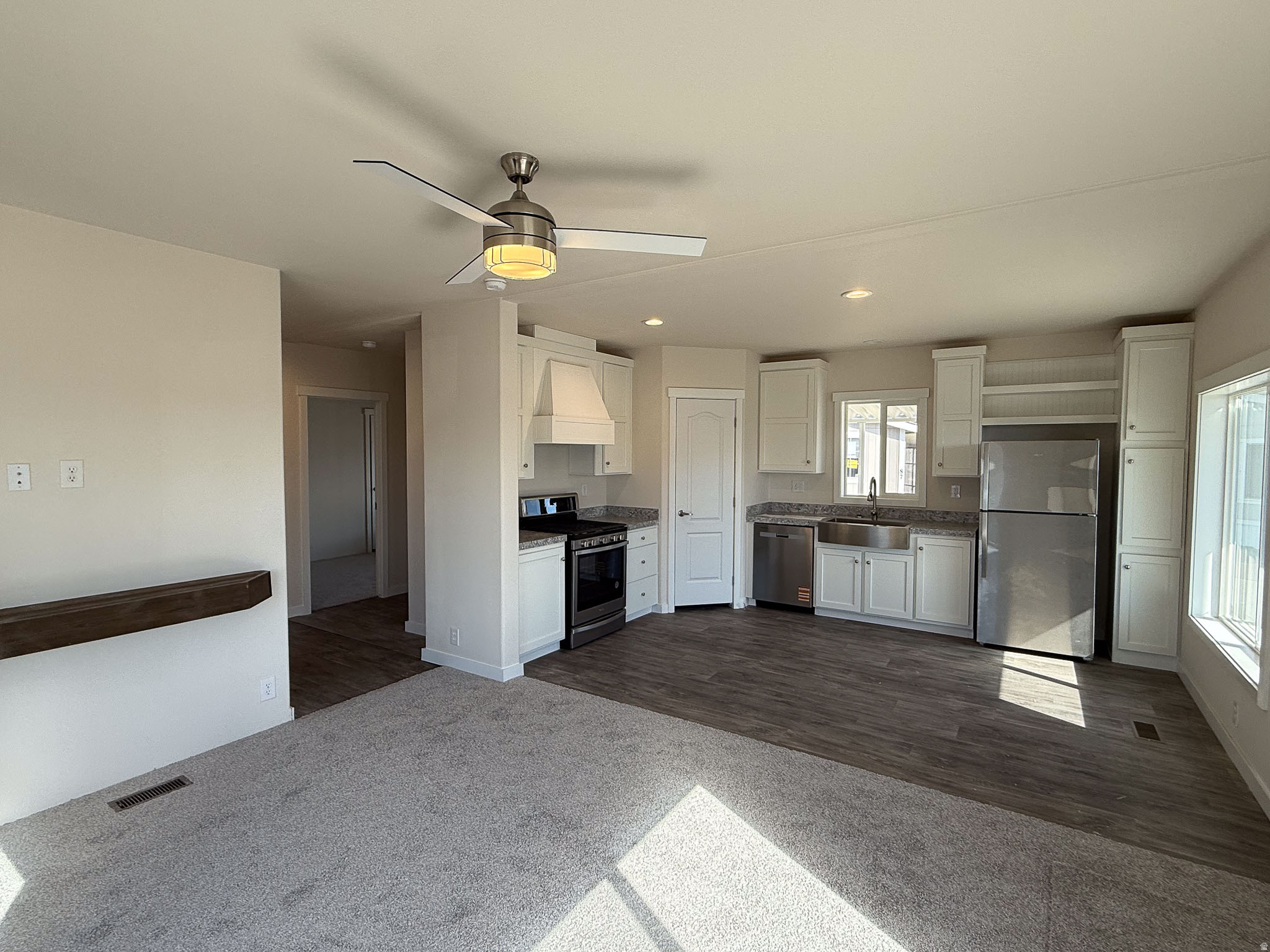 ROLLING HILLS ESTATES - Residential