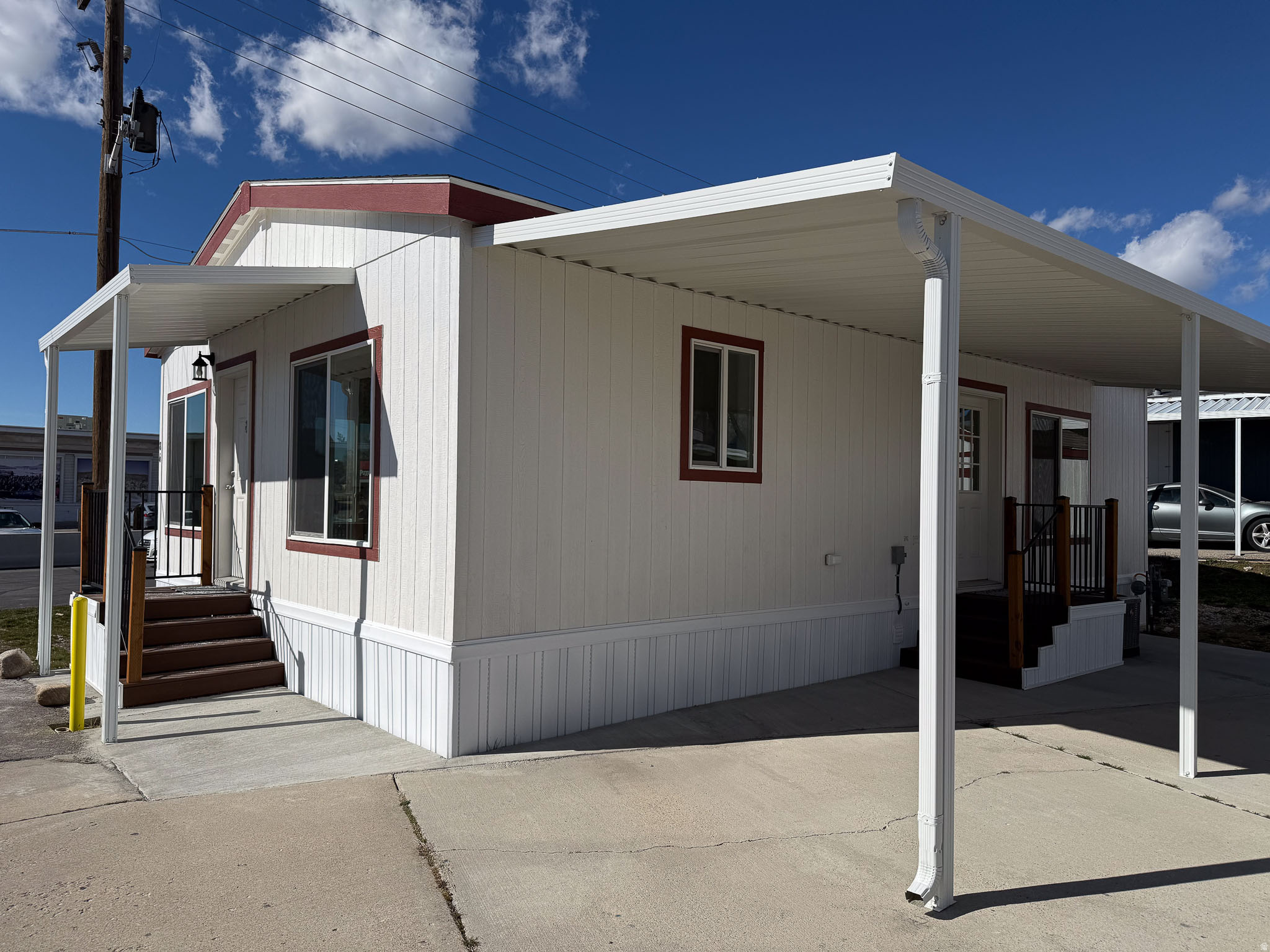 ROLLING HILLS ESTATES - Residential