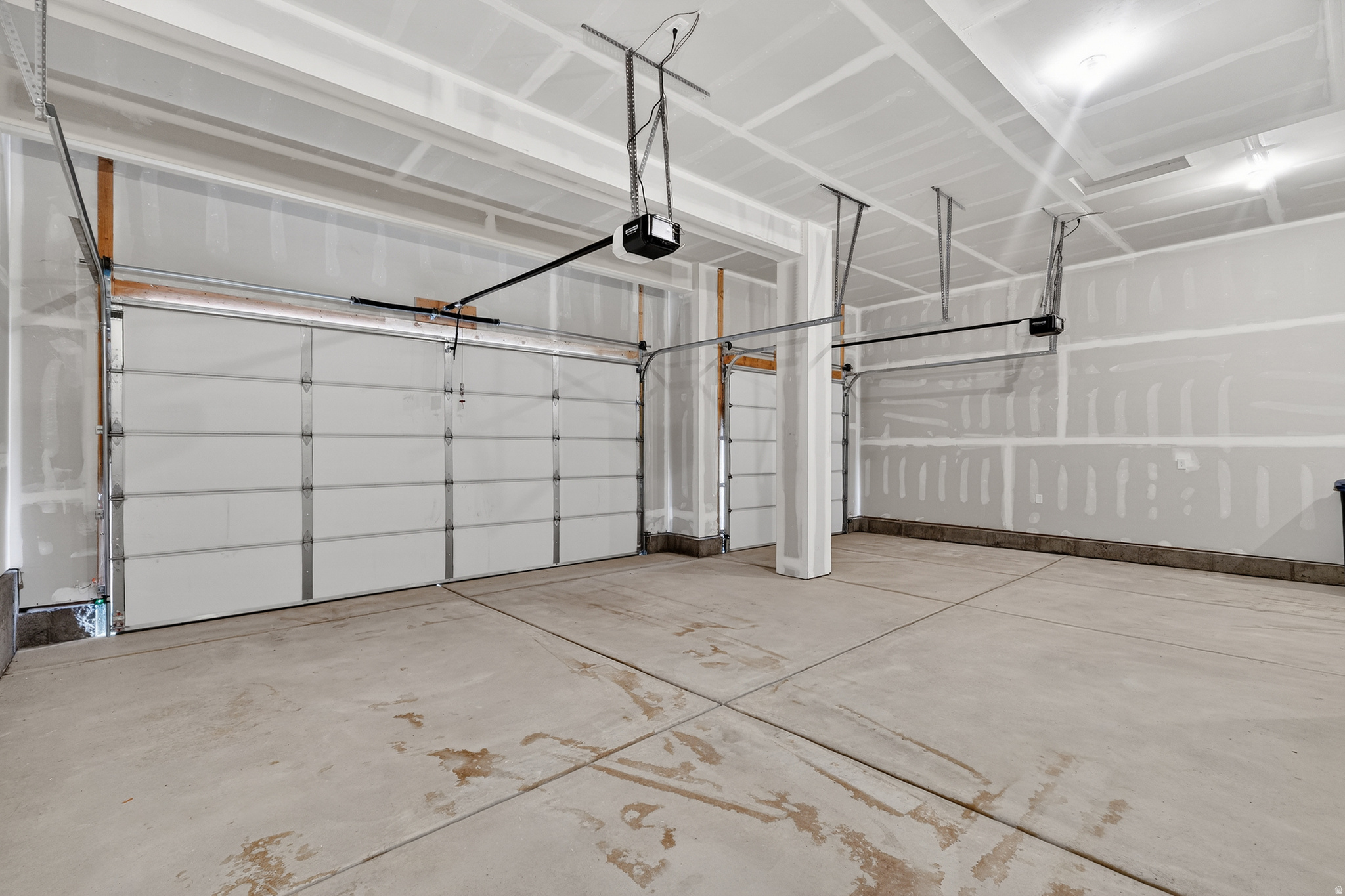 RIVERWOOD - Residential