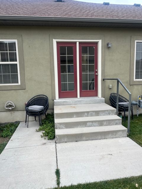 Tiny photo for 654 E WYNGATE POINTE LN, Draper, UT 84020 (MLS # 2127538)