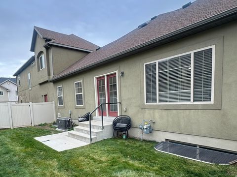 Tiny photo for 654 E WYNGATE POINTE LN, Draper, UT 84020 (MLS # 2127538)