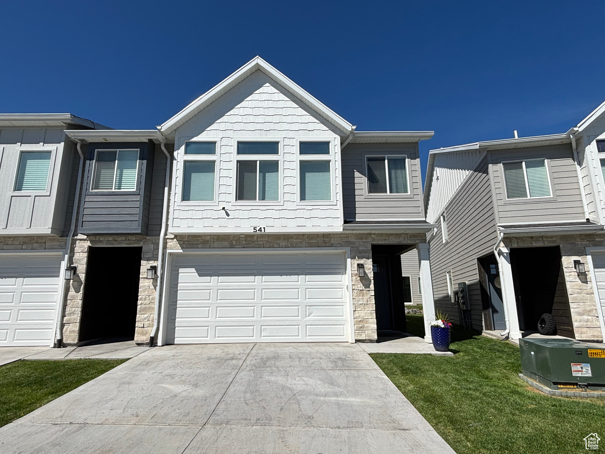 PARADISE PARKWAY - Residential