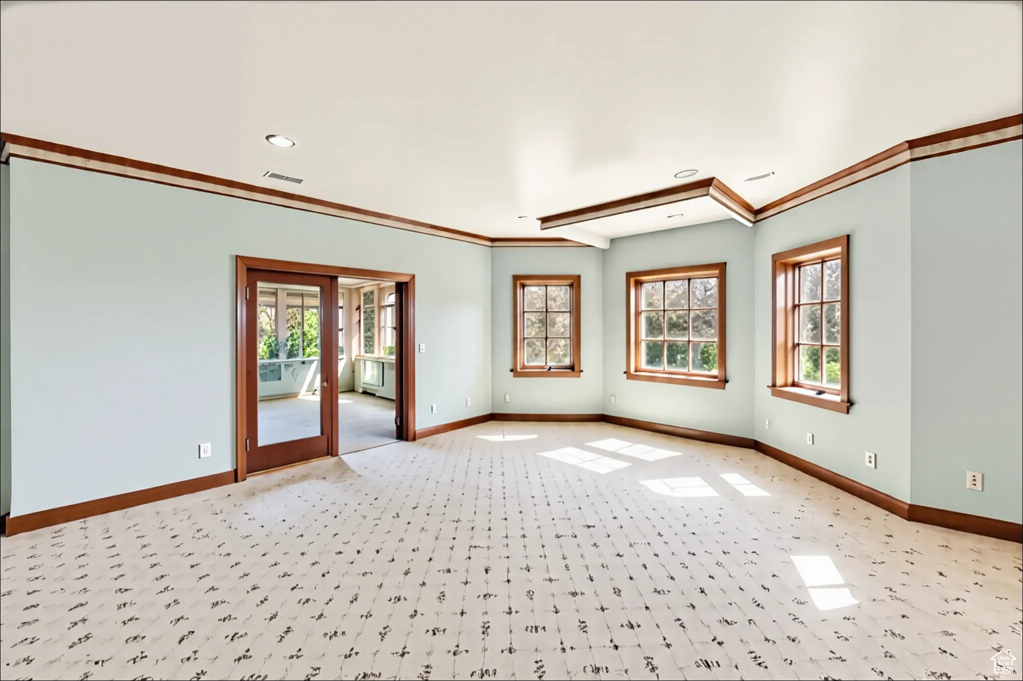 HIDDEN OAKS - Residential