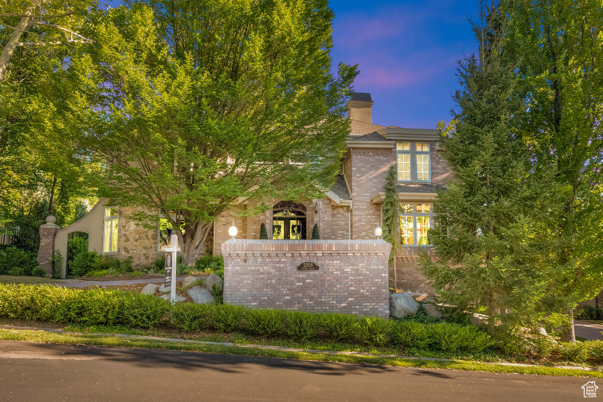 HIDDEN OAKS - Residential