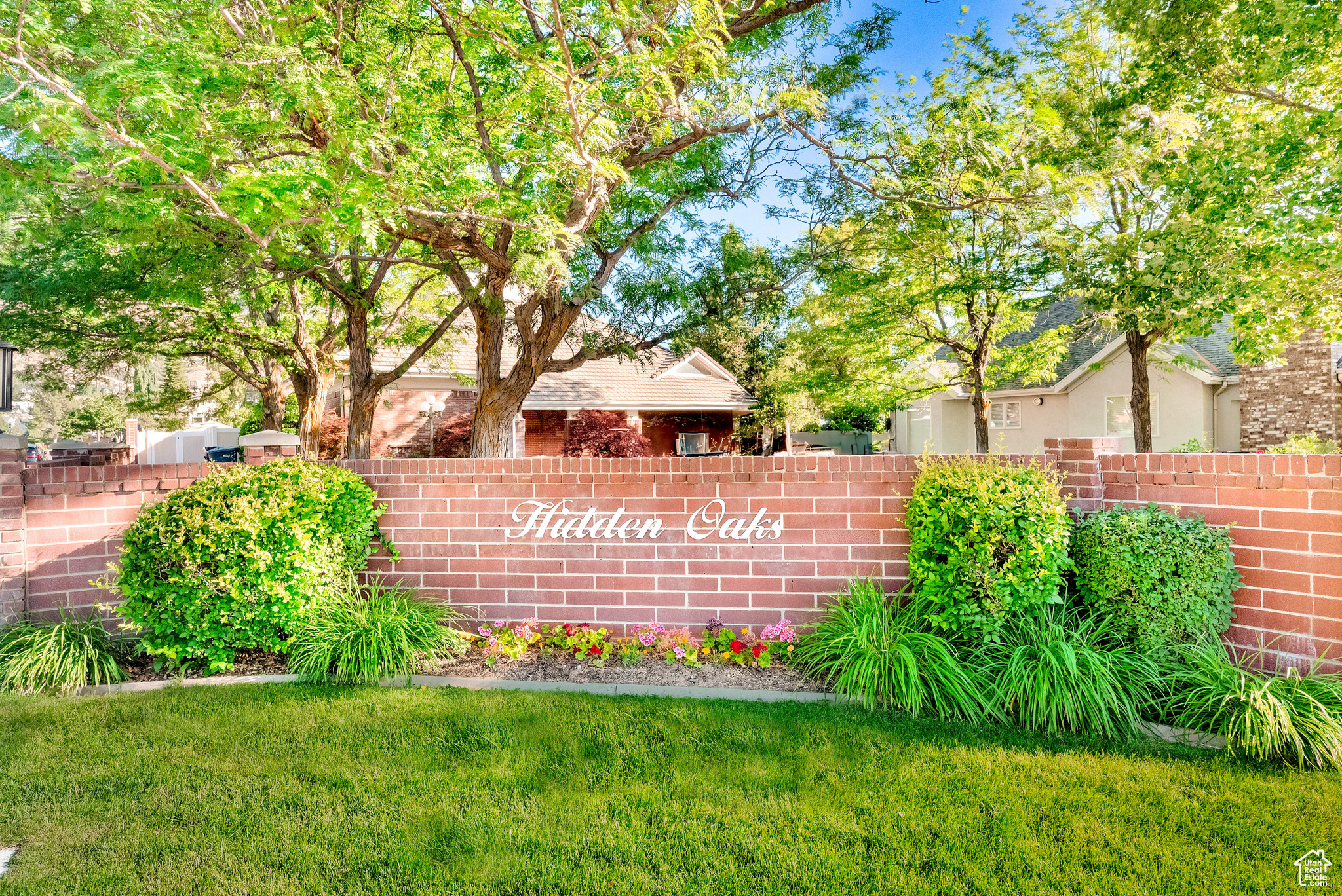 HIDDEN OAKS - Residential