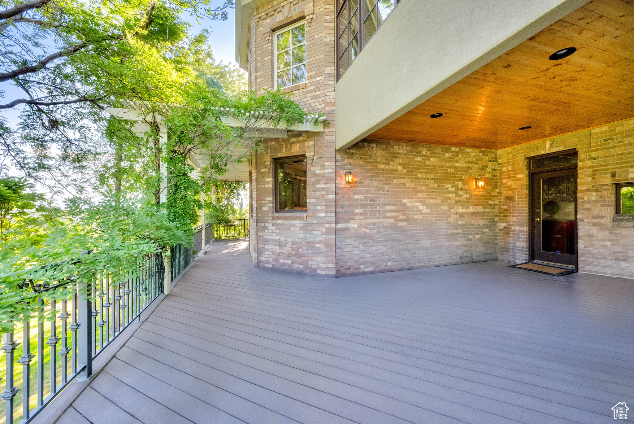 HIDDEN OAKS - Residential