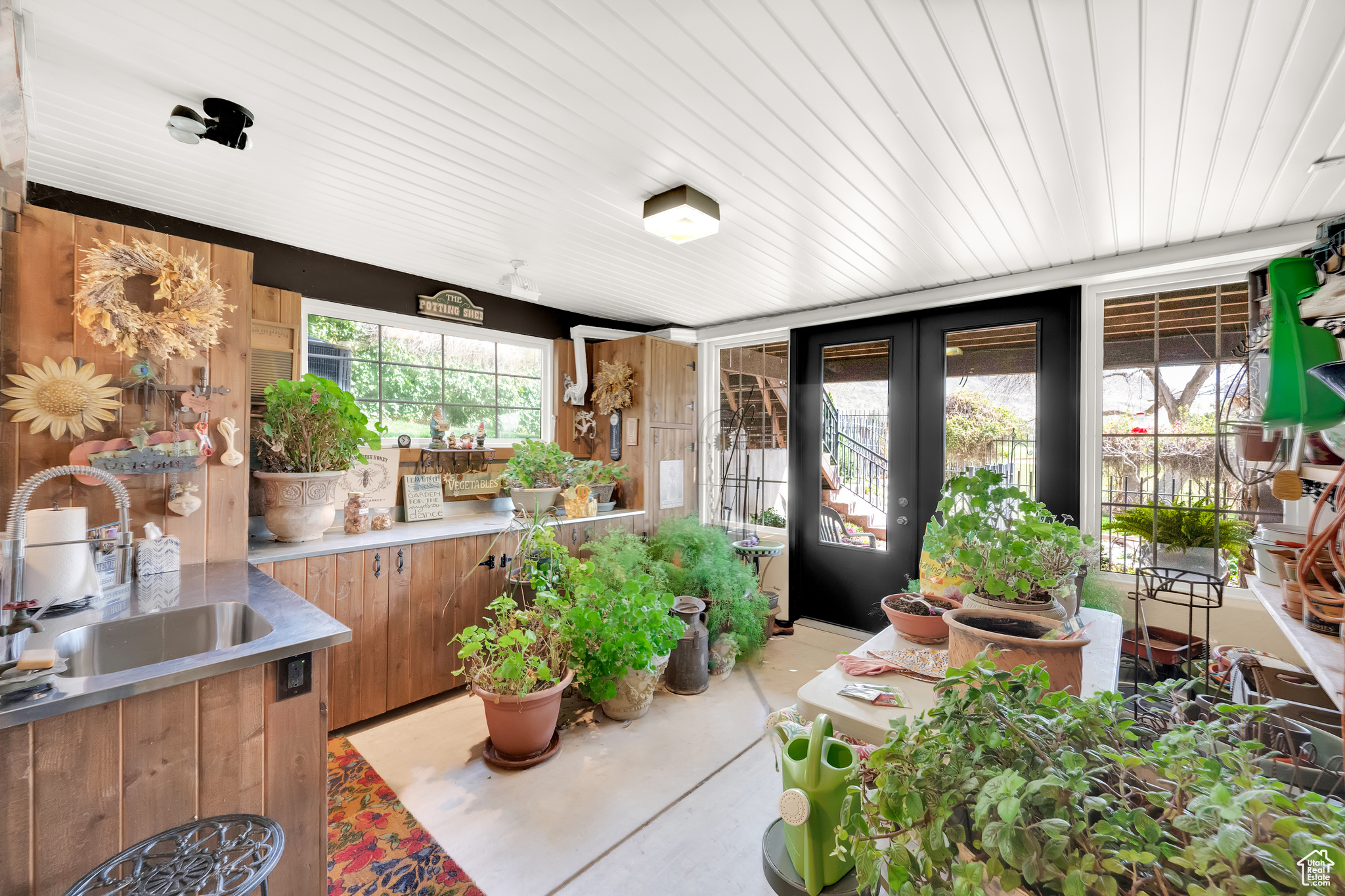 HIDDEN OAKS - Residential