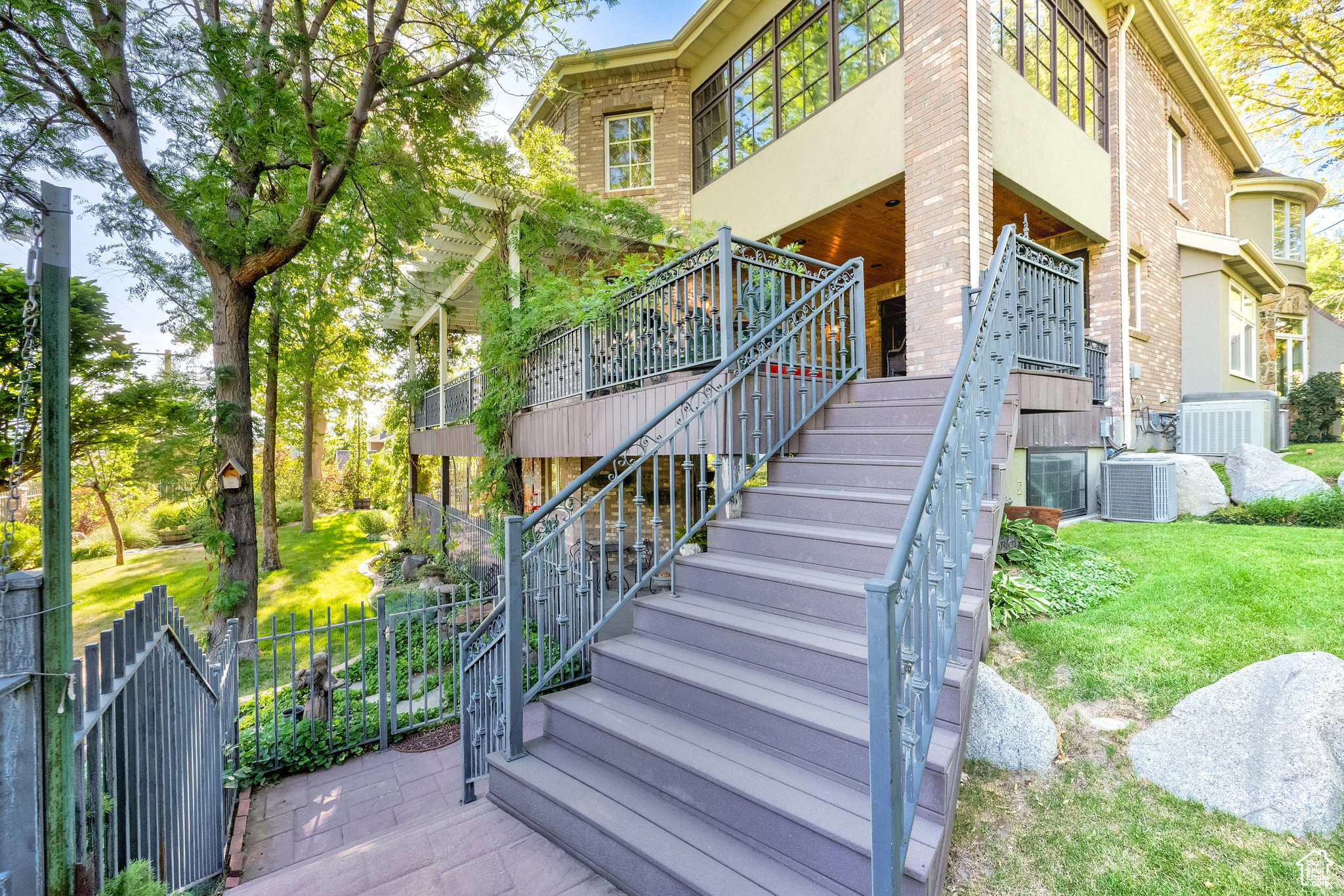 HIDDEN OAKS - Residential