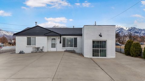 Photo of 5769 S HILLSIDE DR, Murray, UT 84107 (MLS # 2144467)