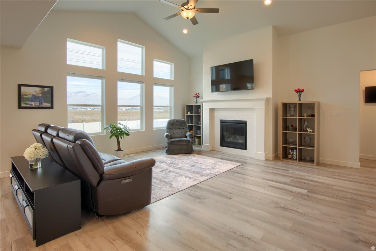 DIAMOND E - Residential