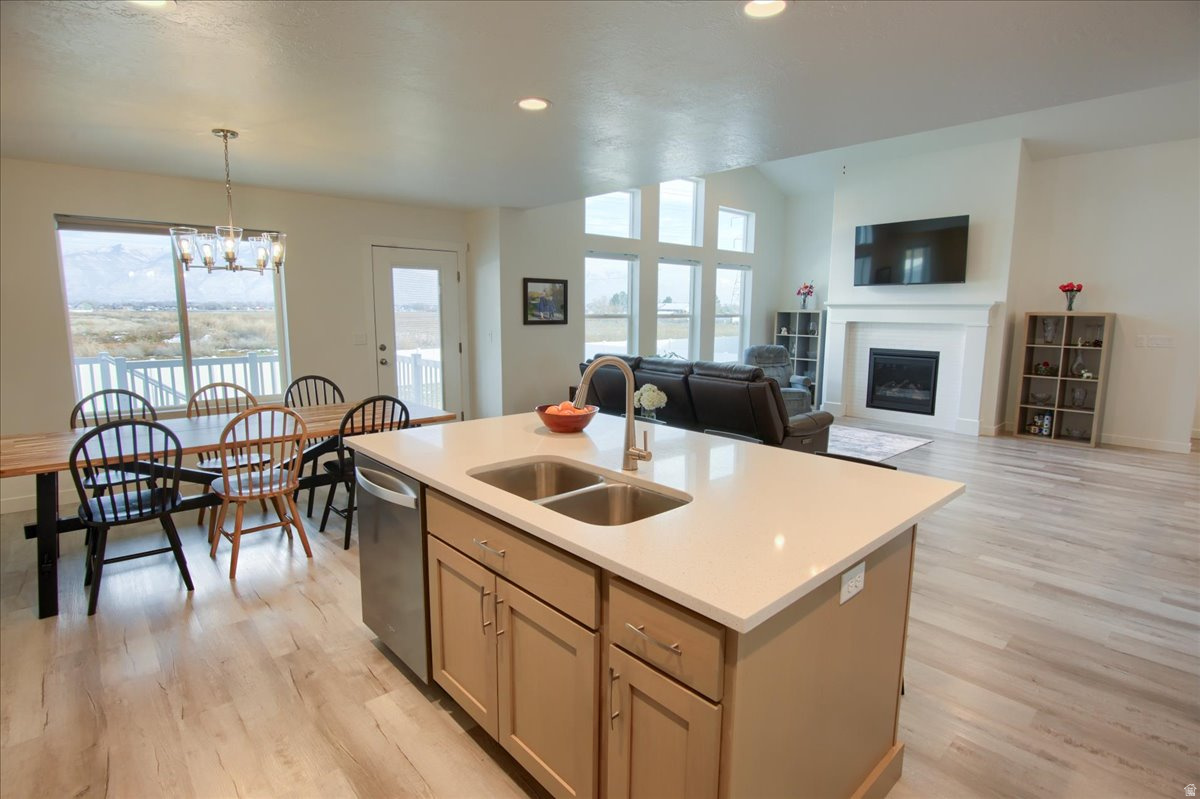 DIAMOND E - Residential