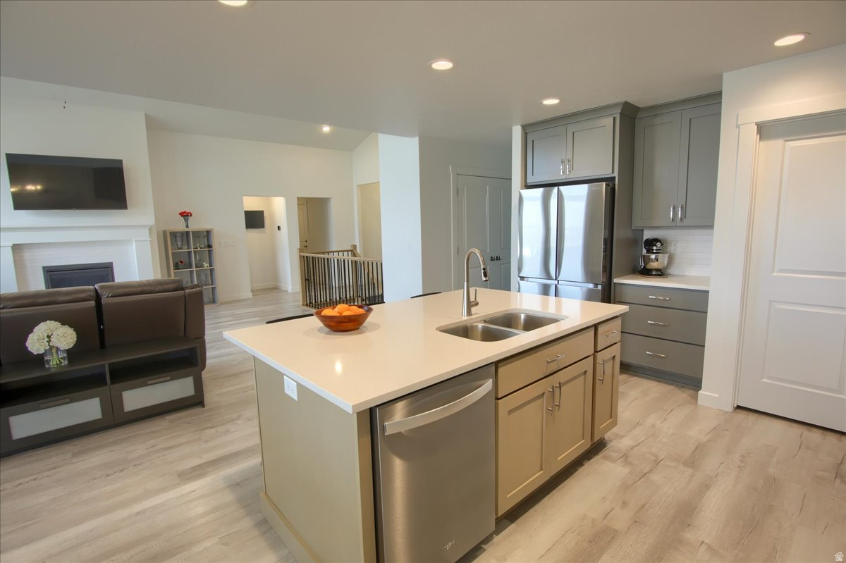 DIAMOND E - Residential