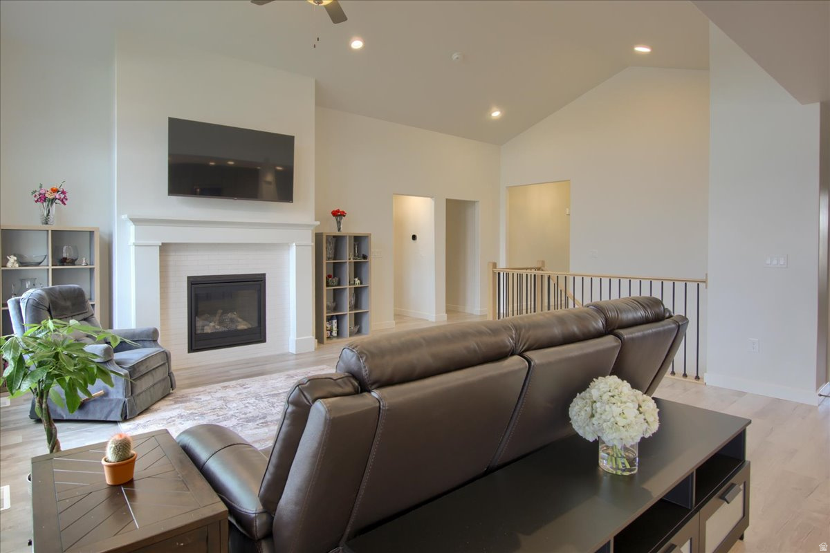 DIAMOND E - Residential