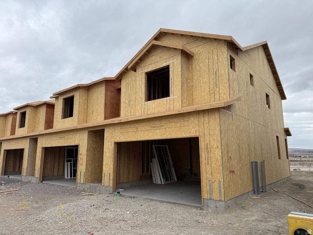 Photo of 639 E RYEGRASS DR #307, Eagle Mountain, UT 84005 (MLS # 2135670)