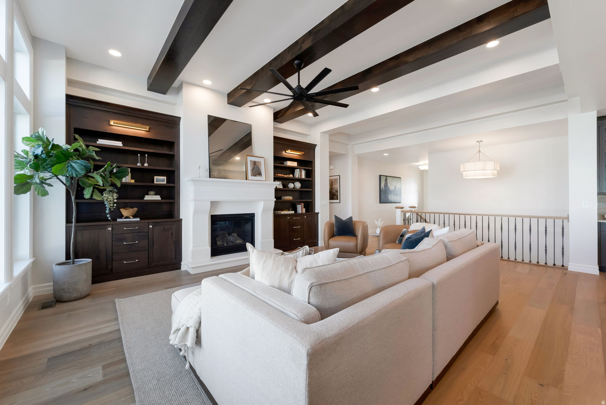 GRANDEUR ESTATES - Residential